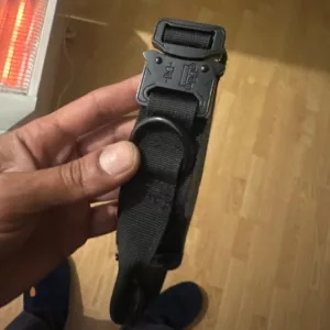 Modtog taktisk hundehalsbånd med metalspænde fra kunde A****e.