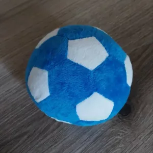 Modtog Hund Fodbold Pivende Bold Blødt Legetøj fra kunde D****e.