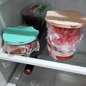 Modtaget silikone låg til hundefoder og ske sæt fra kunde F******a.